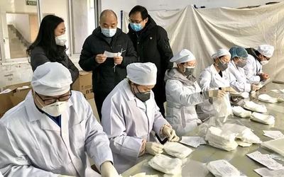廣西柳州企業(yè)青年助力疫情防控阻擊戰(zhàn) 無紡布研發(fā)的先鋒力量